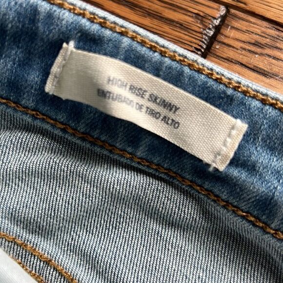 NWT Universal Thread High Rise Skinny Jeans Distressed Size 6 long C16 - Picture 6 of 9